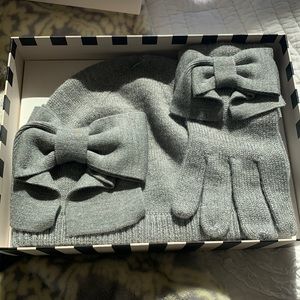 Kate Spade hat and glove set